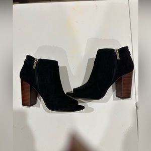 Unisa open toe side peep suede chunky heel ankle booties 7.5